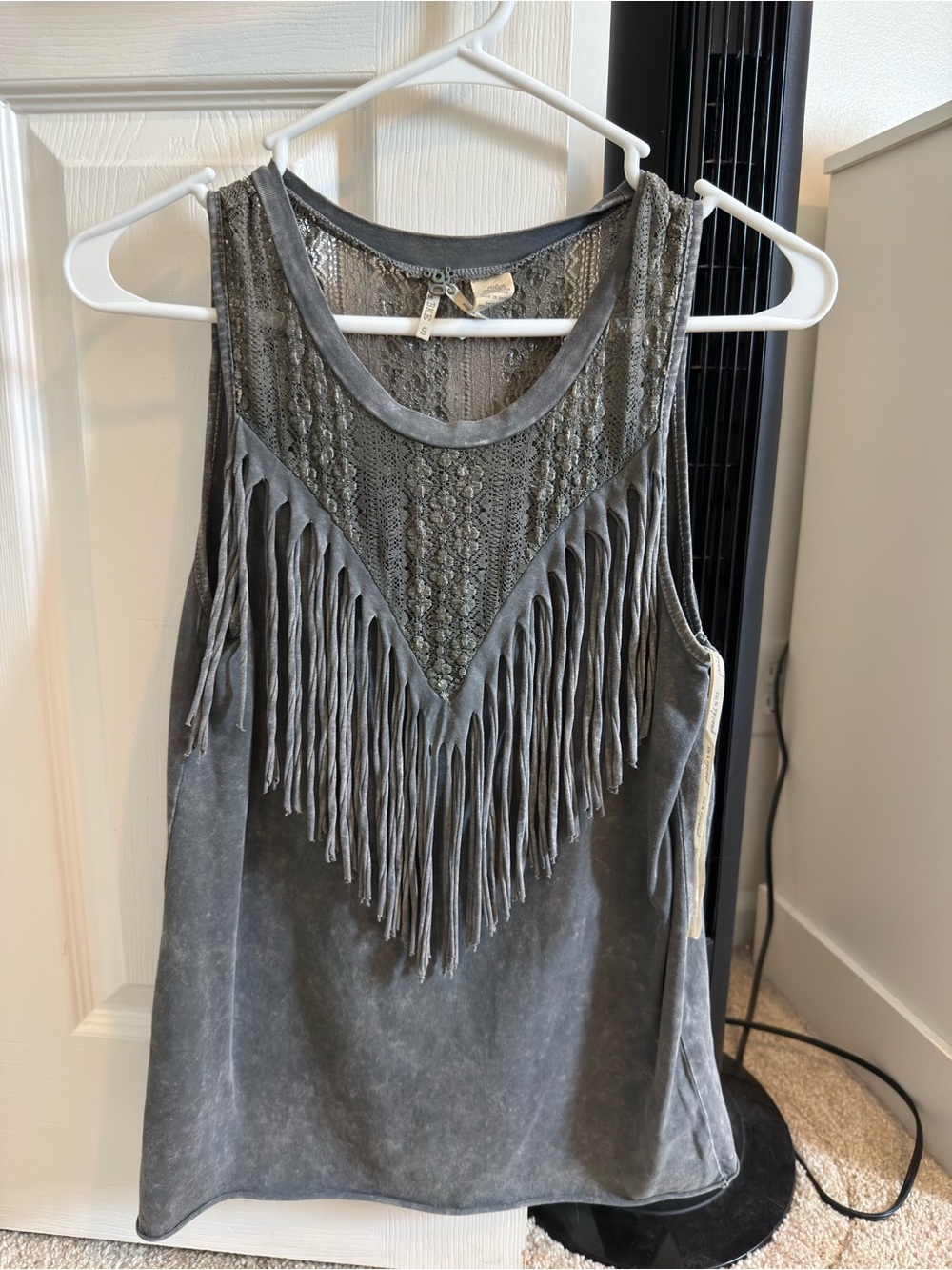 BKE Gray Fringe Tank